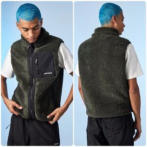 Urban Outfitters iets frans Men’s Green Fleece Vest Gilet Size Large Gorpcore